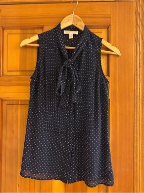 Michael Kors Navy Polka Dot Tie-Neck Sleeveless Top size 2 / small